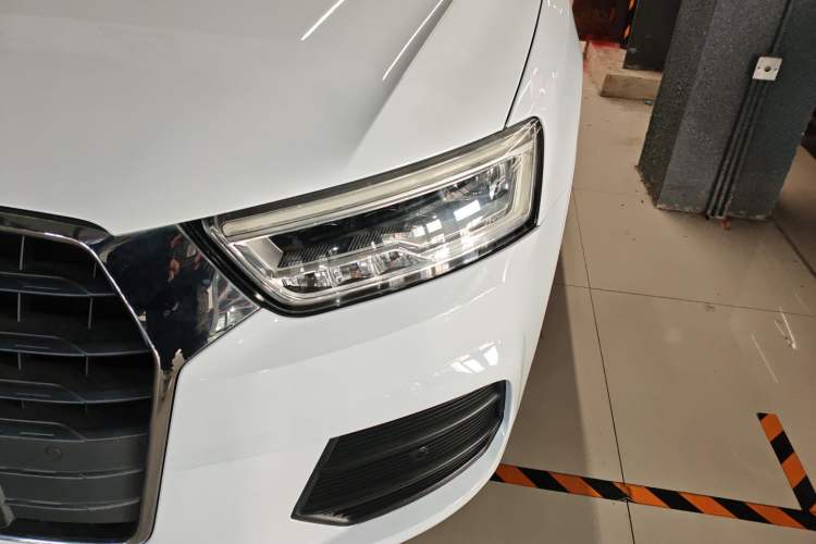 Used Audi Q3 2018 30th Anniversary Edition 30 TFSI Fashion Model Left Front Headlight