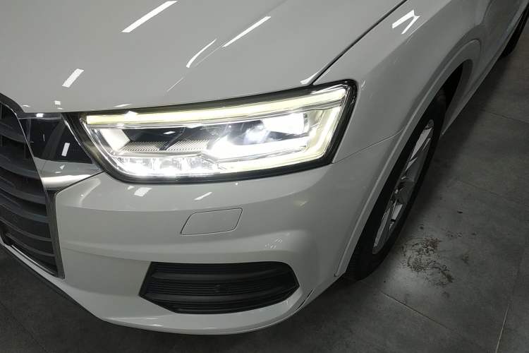 Used Audi Q3 2018 30th Anniversary Edition 30 TFSI Fashion Model Left Front Headlight