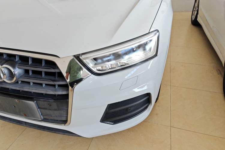 Used Audi Q3 2018 30th Anniversary Edition 30 TFSI Fashion Model Left Front Headlight