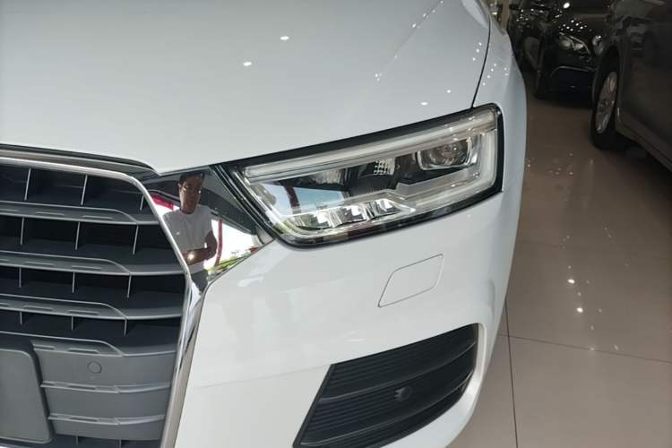 Used Audi Q3 2018 30th Anniversary Edition 30 TFSI Fashion Model Left Front Headlight