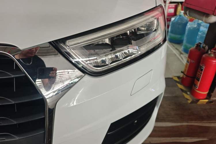Used Audi Q3 2018 30th Anniversary Edition 30 TFSI Fashion Model Left Front Headlight