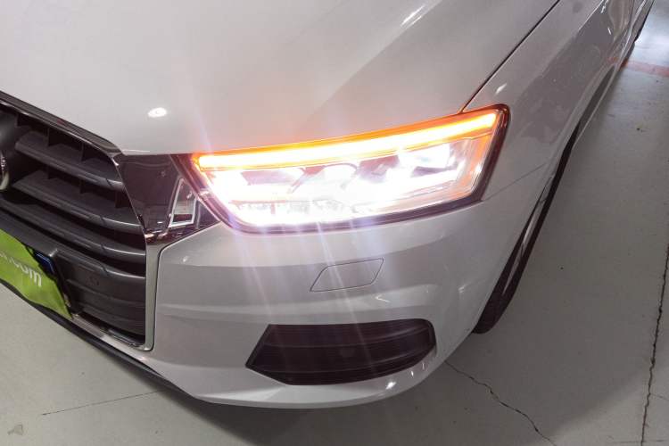 Used Audi Q3 2018 30th Anniversary Edition 35 TFSI Fashion Model Left Front Headlight