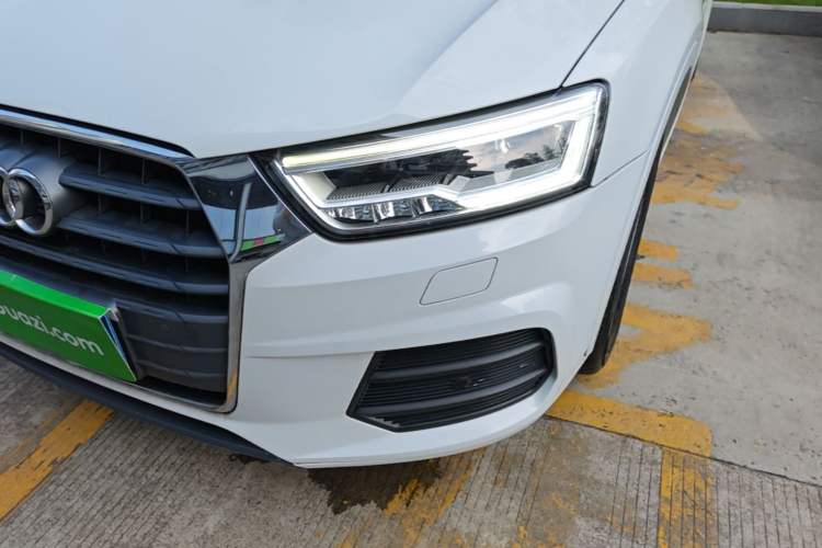 Used Audi Q3 2018 30th Anniversary Edition 30 TFSI Fashion Model Left Front Headlight