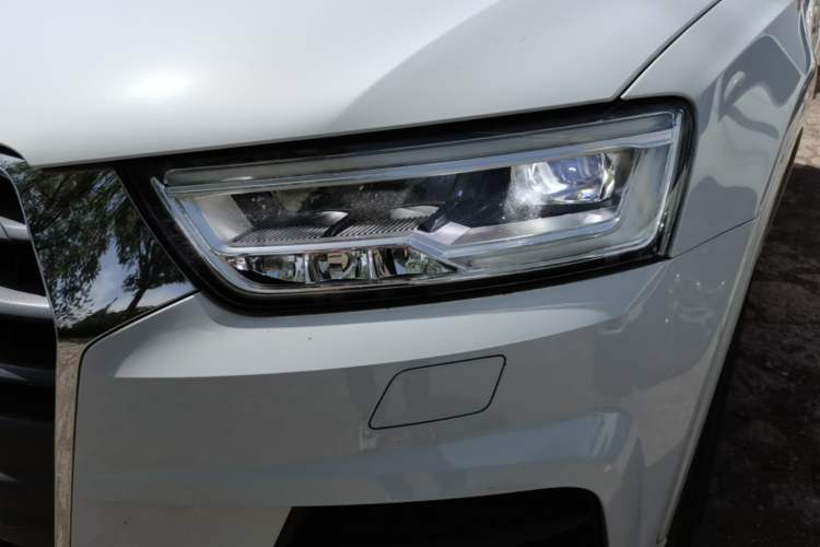 Used Audi Q3 2018 30th Anniversary Edition 30 TFSI Fashion Model Left Front Headlight