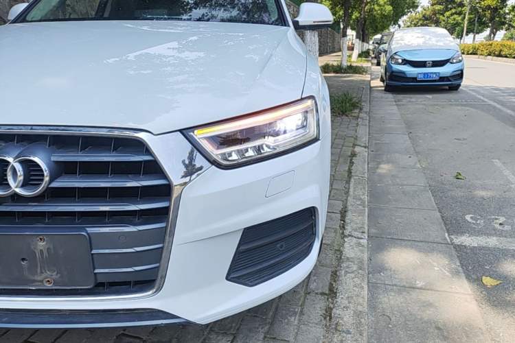 Used Audi Q3 2018 30th Anniversary Edition 30 TFSI Fashion Model Left Front Headlight