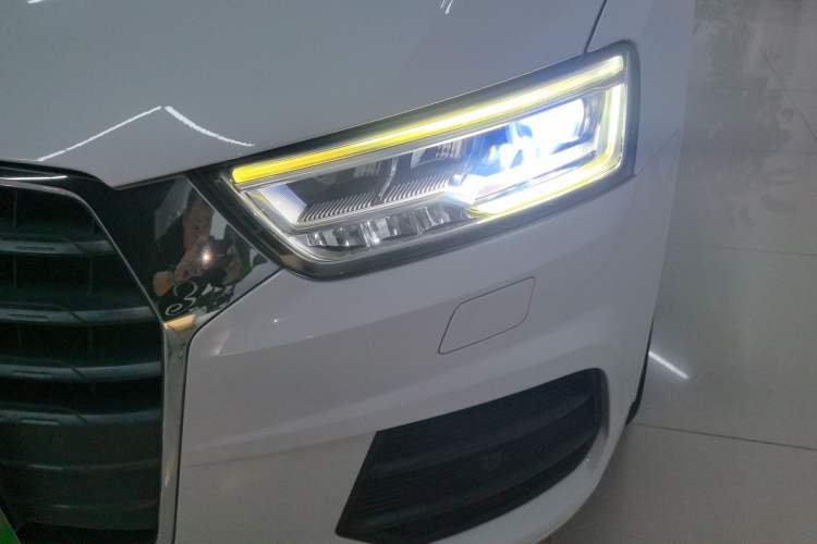 Used Audi Q3 2018 30th Anniversary Edition 35 TFSI Fashion Model Left Front Headlight