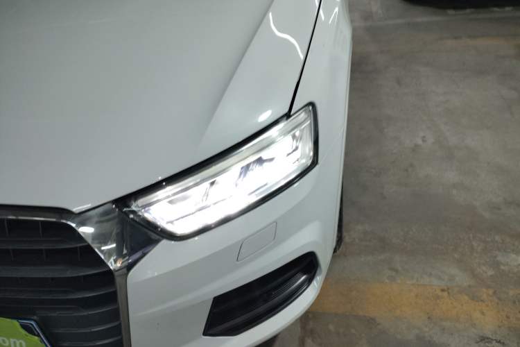 Used Audi Q3 2018 30th Anniversary Edition 30 TFSI Fashion Model Left Front Headlight