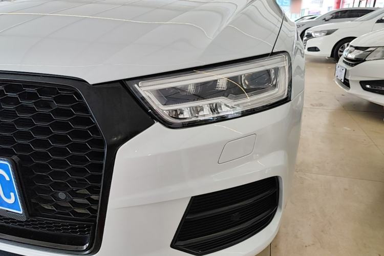 Used Audi Q3 2018 30th Anniversary Edition 30 TFSI Fashion Model Left Front Headlight