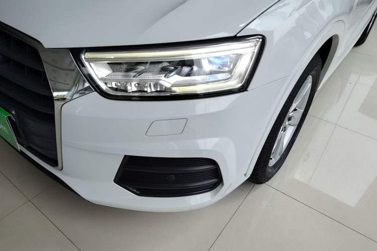 Used Audi Q3 2018 30th Anniversary Edition 30 TFSI Fashion Model Left Front Headlight
