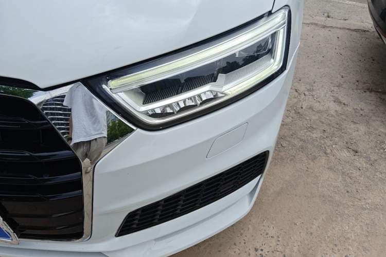 Used Audi Q3 2018 30th Anniversary Edition 35 TFSI Sport Model Left Front Headlight