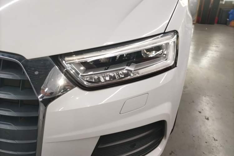 Used Audi Q3 2018 30th Anniversary Edition 35 TFSI Fashion Model Left Front Headlight