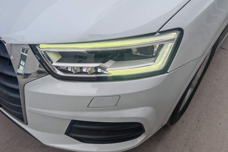 Used Audi Q3 2018 30th Anniversary Edition 35 TFSI Fashion Model Left Front Headlight