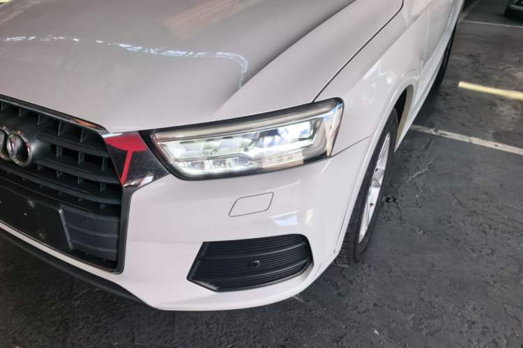 Used Audi Q3 2018 30th Anniversary Edition 30 TFSI Fashion Model Left Front Headlight
