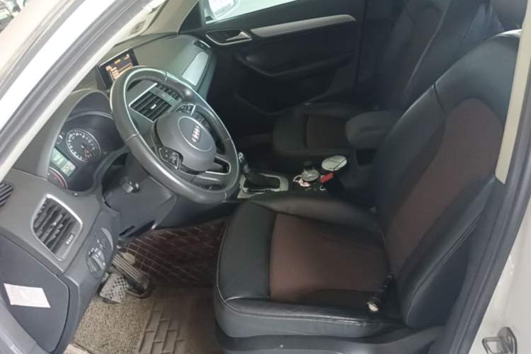 Used Audi Q3 2018 30th Anniversary Edition 30 TFSI Fashion Model Left Front Seat