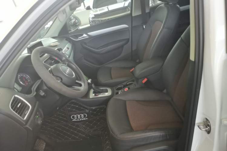 Used Audi Q3 2018 30th Anniversary Edition 30 TFSI Fashion Model Left Front Seat