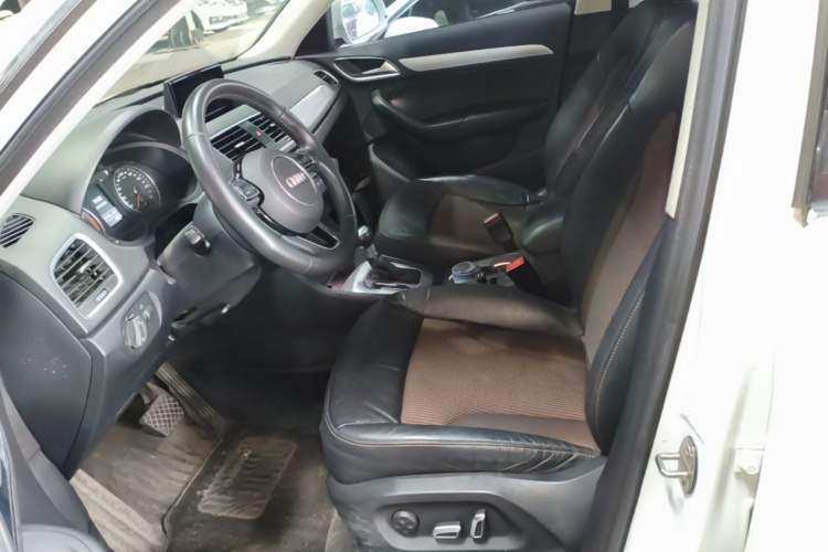Used Audi Q3 2018 30th Anniversary Edition 30 TFSI Fashion Model Left Front Seat