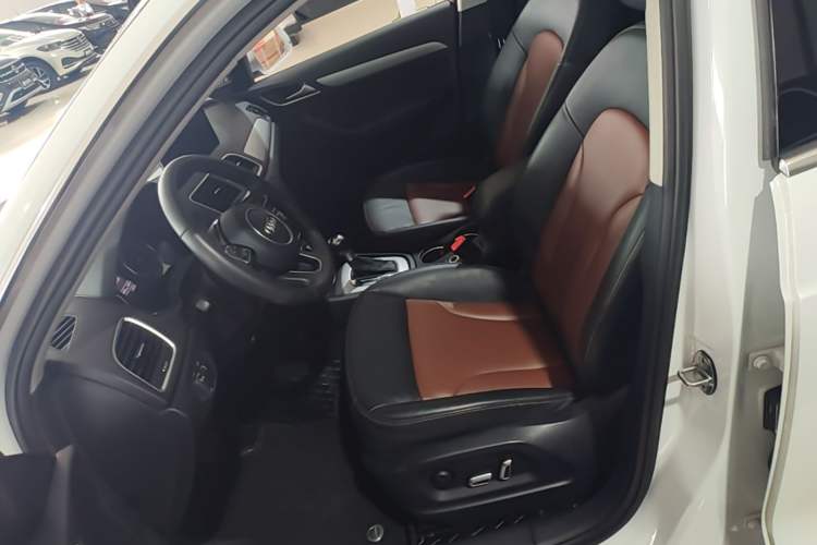 Used Audi Q3 2018 30th Anniversary Edition 30 TFSI Fashion Model Left Front Seat