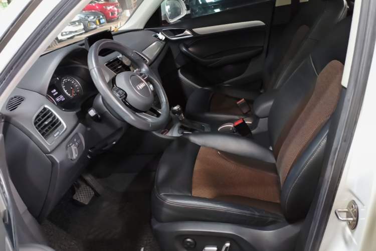 Used Audi Q3 2018 30th Anniversary Edition 30 TFSI Fashion Model Left Front Seat