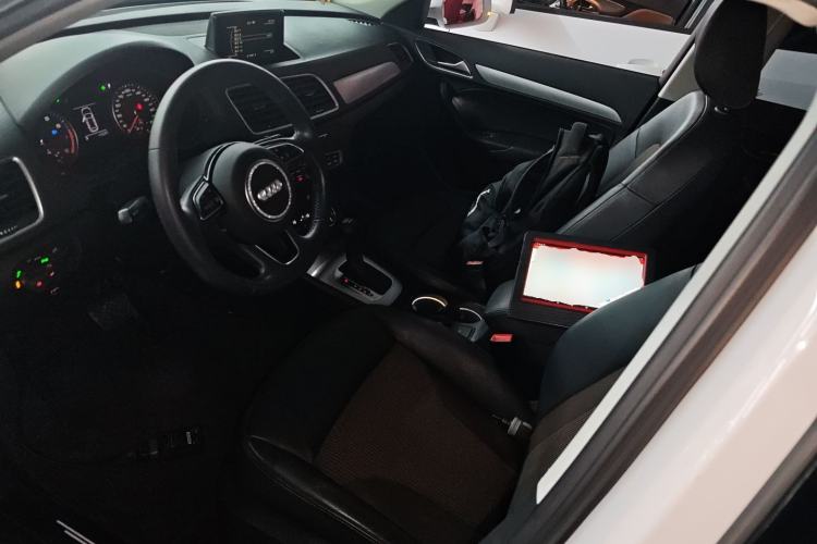 Used Audi Q3 2018 30th Anniversary Edition 30 TFSI Fashion Model Left Front Seat