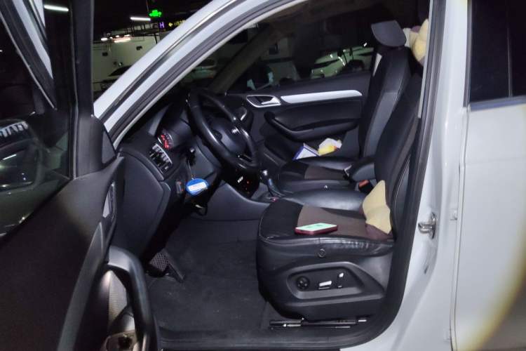 Used Audi Q3 2018 30th Anniversary Edition 30 TFSI Fashion Model Left Front Seat