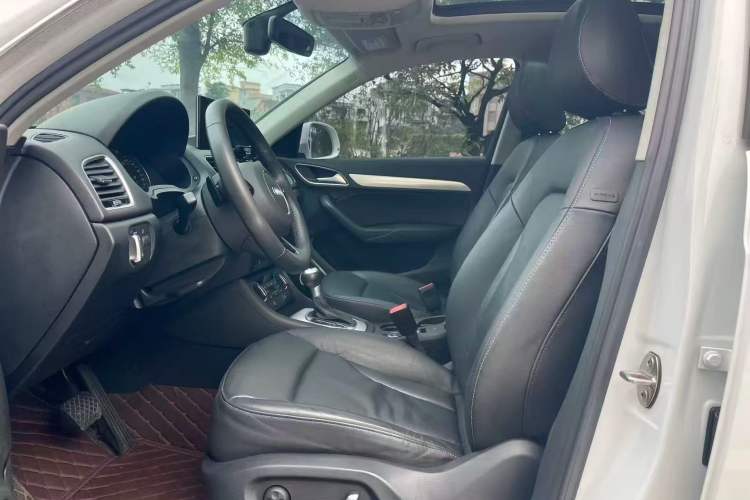 Used Audi Q3 2018 30th Anniversary Edition 30 TFSI Fashion Model Left Front Seat