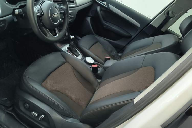 Used Audi Q3 2018 30th Anniversary Edition 30 TFSI Fashion Model Left Front Seat