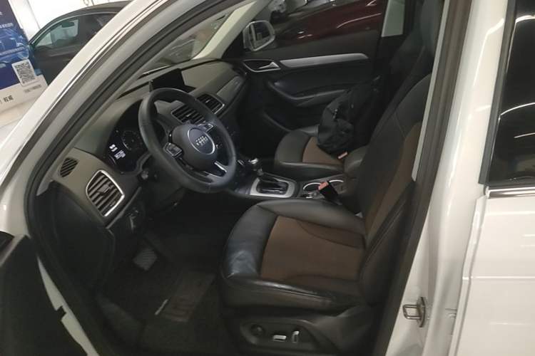 Used Audi Q3 2018 30th Anniversary Edition 30 TFSI Fashion Model Left Front Seat