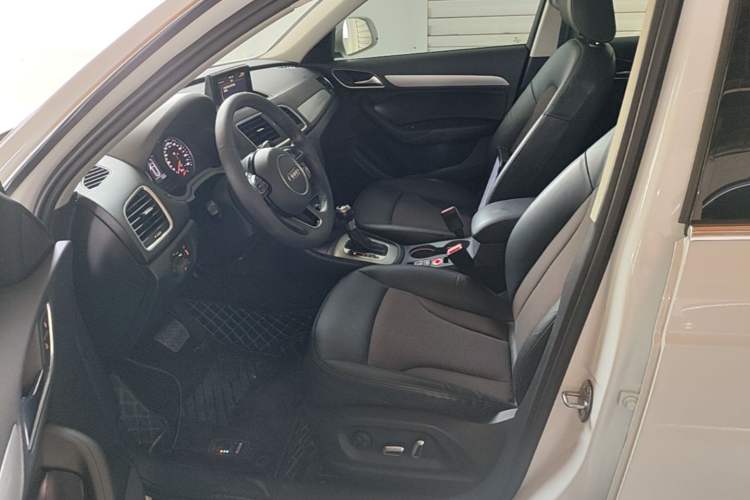 Used Audi Q3 2018 30th Anniversary Edition 35 TFSI Fashion Model Left Front Seat