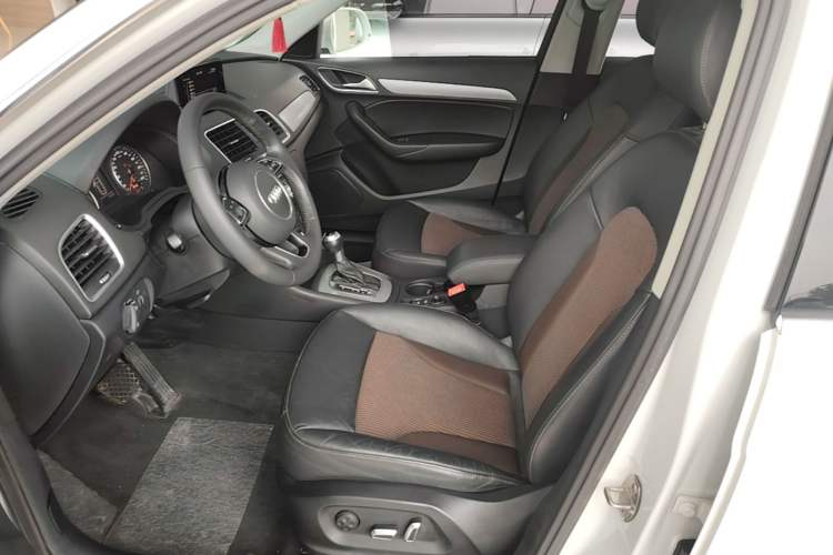 Used Audi Q3 2018 30th Anniversary Edition 30 TFSI Fashion Model Left Front Seat