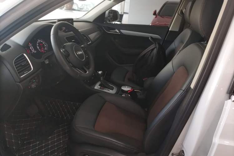Used Audi Q3 2018 30th Anniversary Edition 30 TFSI Fashion Model Left Front Seat