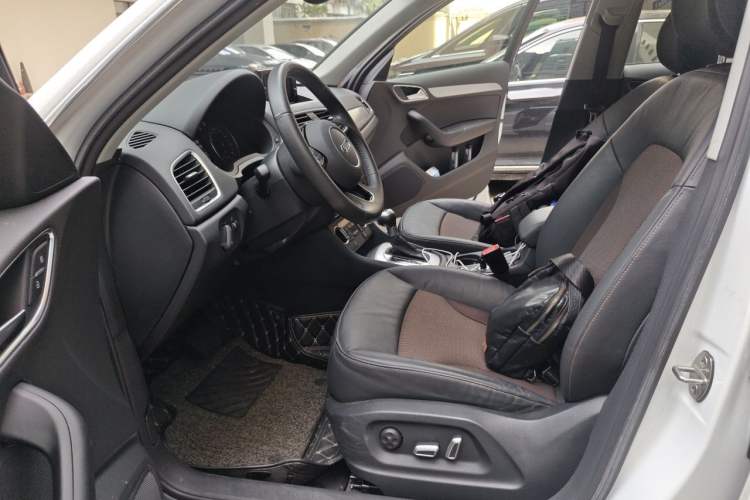 Used Audi Q3 2018 30th Anniversary Edition 30 TFSI Fashion Model Left Front Seat