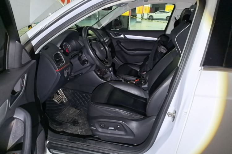 Used Audi Q3 2018 30th Anniversary Edition 30 TFSI Fashion Model Left Front Seat