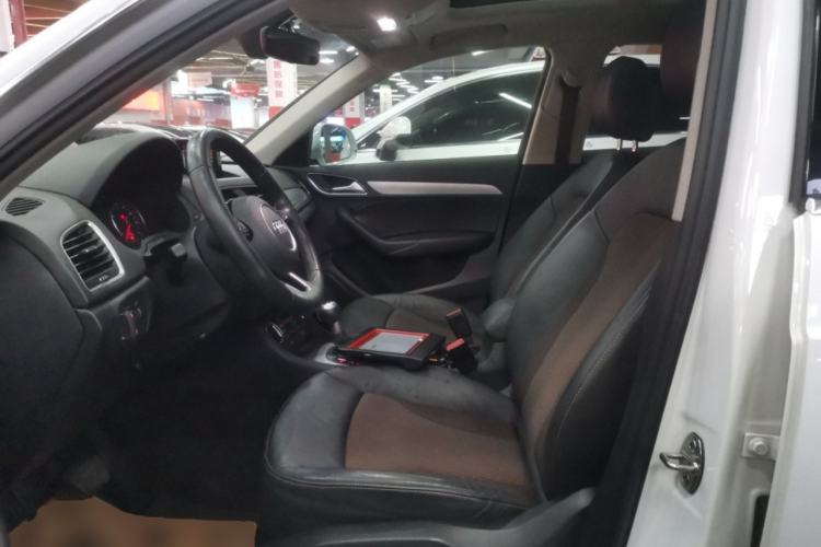 Used Audi Q3 2018 30th Anniversary Edition 30 TFSI Fashion Model Left Front Seat