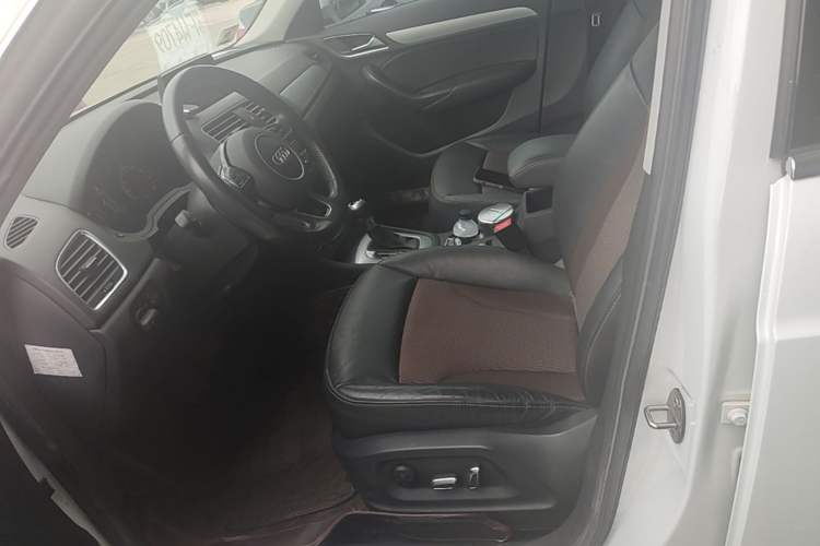 Used Audi Q3 2018 30th Anniversary Edition 30 TFSI Fashion Model Left Front Seat