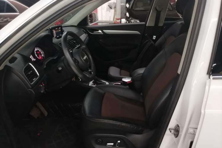 Used Audi Q3 2018 30th Anniversary Edition 35 TFSI Fashion Model Left Front Seat
