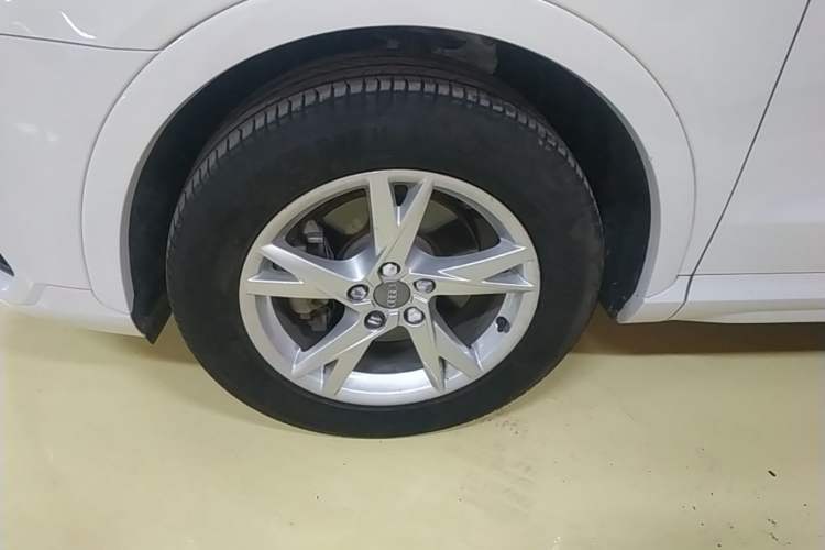 Used Audi Q3 2018 30th Anniversary Edition 30 TFSI Fashion Model Left Front Wheel Hub