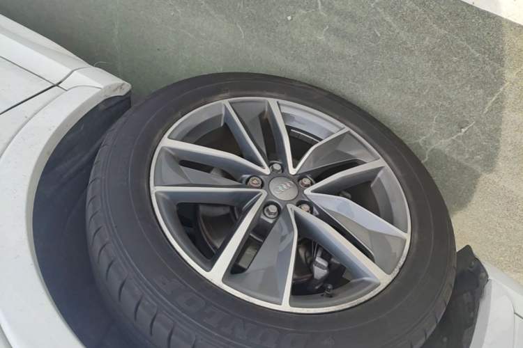 Used Audi Q3 2018 30th Anniversary Edition 35 TFSI Sport Model Left Front Wheel Hub