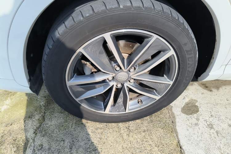 Used Audi Q3 2018 30th Anniversary Edition 35 TFSI Fashion Model Left Front Wheel Hub