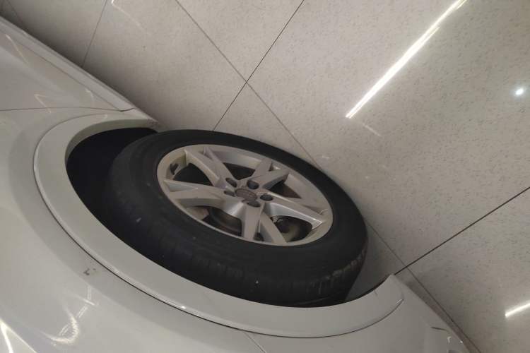 Used Audi Q3 2018 30th Anniversary Edition 30 TFSI Fashion Model Left Front Wheel Hub