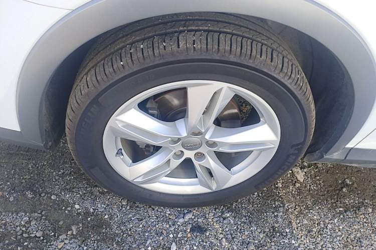 Used Audi Q3 2018 30th Anniversary Edition 30 TFSI Style Model Left Front Wheel Hub