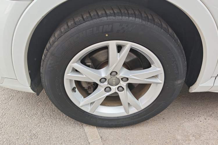 Used Audi Q3 2018 30th Anniversary Edition 30 TFSI Fashion Model Left Front Wheel Hub
