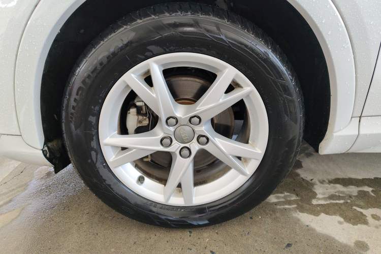 Used Audi Q3 2018 30th Anniversary Edition 30 TFSI Fashion Model Left Front Wheel Hub