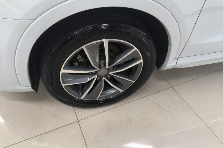 Used Audi Q3 2018 30th Anniversary Edition 35 TFSI Sport Model Left Front Wheel Hub