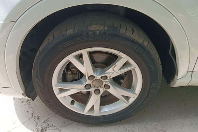 Used Audi Q3 2018 30th Anniversary Edition 30 TFSI Fashion Model Left Front Wheel Hub