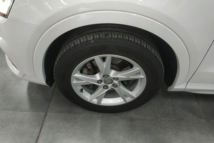 Used Audi Q3 2018 30th Anniversary Edition 30 TFSI Fashion Model Left Front Wheel Hub
