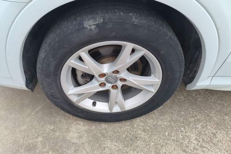 Used Audi Q3 2018 30th Anniversary Edition 30 TFSI Fashion Model Left Front Wheel Hub