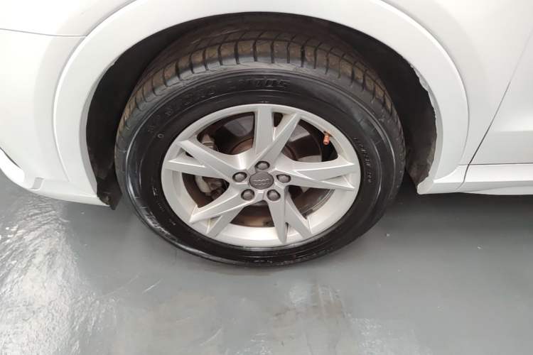 Used Audi Q3 2018 30th Anniversary Edition 30 TFSI Fashion Model Left Front Wheel Hub