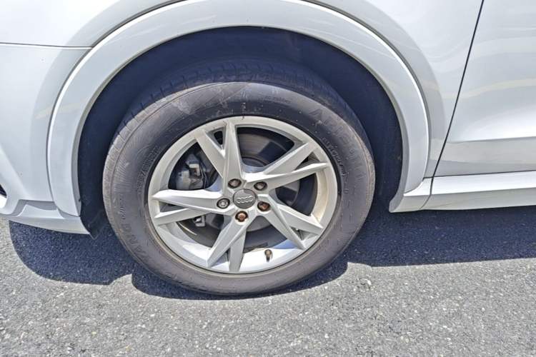 Used Audi Q3 2018 30th Anniversary Edition 30 TFSI Fashion Model Left Front Wheel Hub