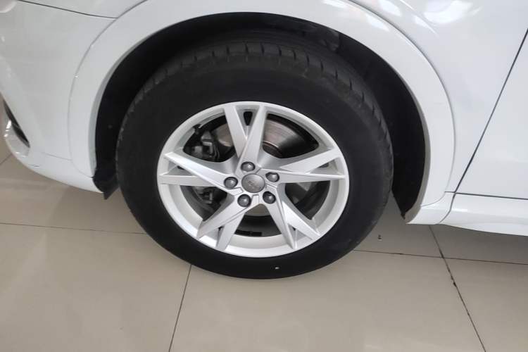 Used Audi Q3 2018 30th Anniversary Edition 30 TFSI Fashion Model Left Front Wheel Hub