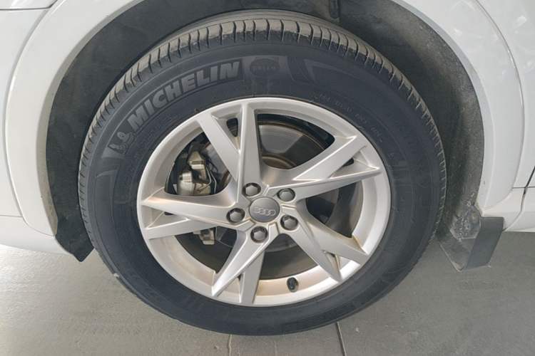 Used Audi Q3 2018 30th Anniversary Edition 35 TFSI Fashion Model Left Front Wheel Hub